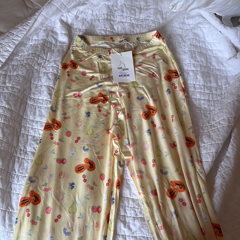 Djerf Avenue Go Slow Pajama pant in Fruits, size xxsmall